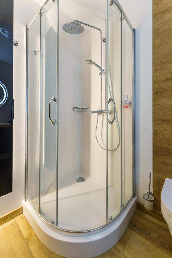 אוסטרוני מורסקי Ustronie Apartments - Apartamenty Komfort, Widok Na Morze, Parking מראה חיצוני תמונה